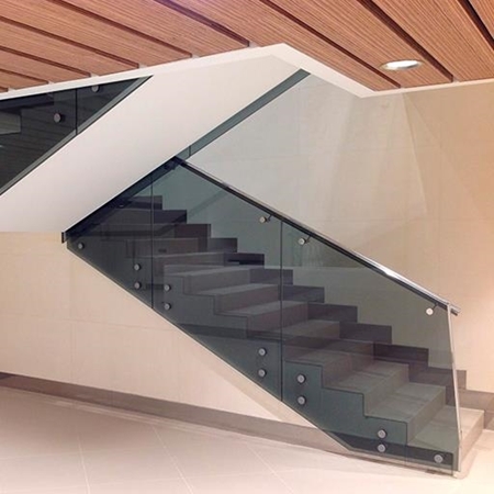 Изображение для услуги Ограждения из стекла и алюминия