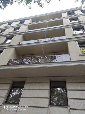 Ограждения из стекла и алюминия